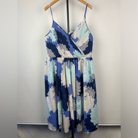 Banana Republic Blue Floral Empire Waist Knee Length Dress with Pockets - Picture 4 of 14